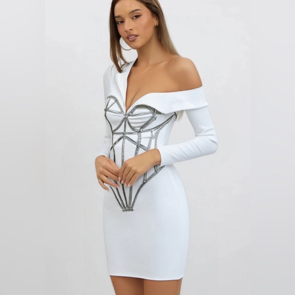 NWT, Private Label Runway Asymmetrical One Shoulder White Dress. - Picture 6 of 9